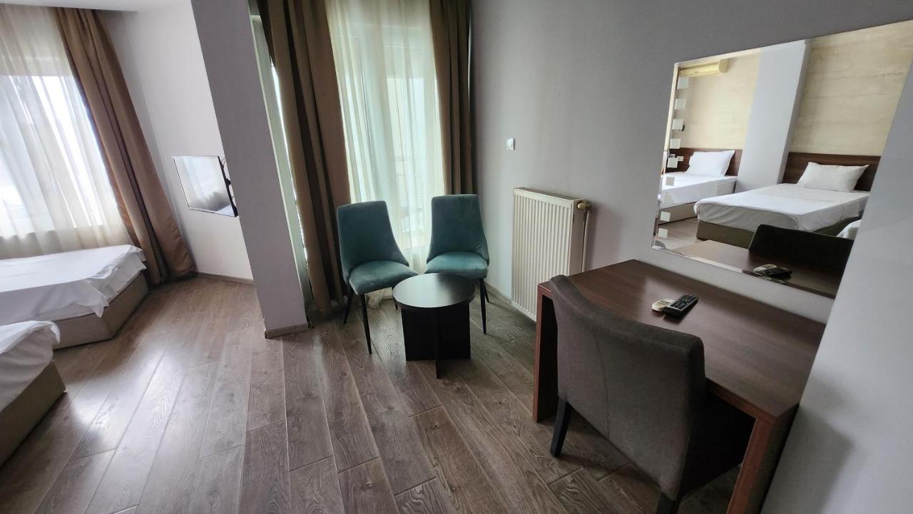 Hotel Rile Men Blue Ni Dış mekan fotoğraf
